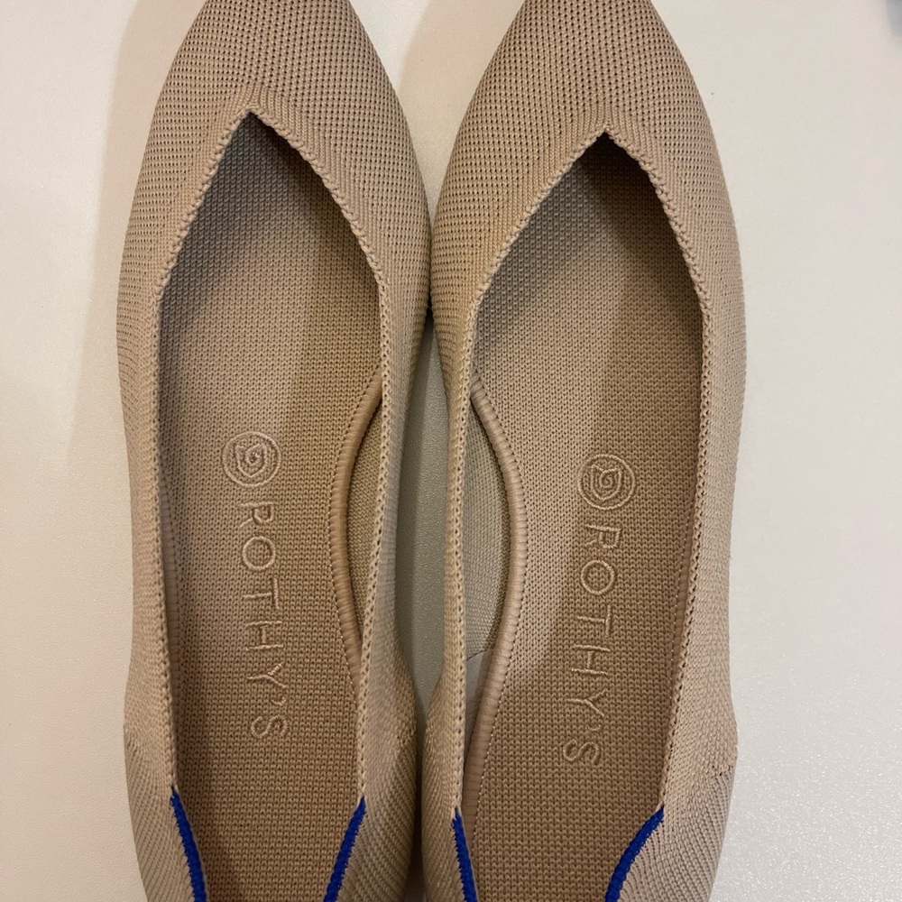 Women’s Rothy’s- the point shoes-size 9